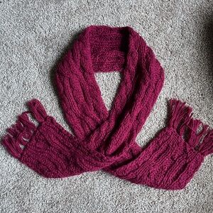 Elegant Burgundy Knit Scarf